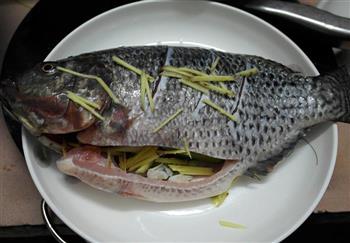 15分钟快手菜-清蒸罗非鱼怎么做，15分钟快手菜-清蒸罗非鱼怎么做好吃，15分钟快手菜-清蒸罗非鱼做法
