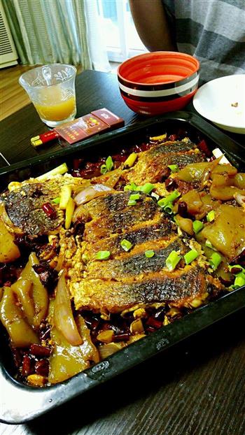 家常香辣烤鱼怎么做，家常香辣烤鱼怎么做好吃，家常香辣烤鱼做法