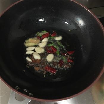 麻辣十三香龙虾球怎么做，麻辣十三香龙虾球怎么做好吃，麻辣十三香龙虾球做法