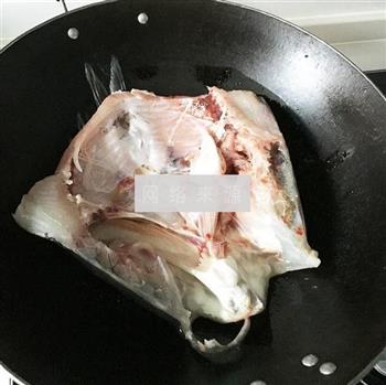 鱼头浓汤火锅怎么做，鱼头浓汤火锅怎么做好吃，鱼头浓汤火锅做法