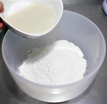 香辣培根披萨怎么做，香辣培根披萨怎么做好吃，香辣培根披萨做法