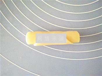 红豆沙蛋黄酥怎么做，红豆沙蛋黄酥怎么做好吃，红豆沙蛋黄酥做法