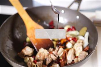 黄焖鸡米饭怎么做，黄焖鸡米饭怎么做好吃，黄焖鸡米饭做法