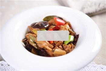 黄焖鸡米饭怎么做，黄焖鸡米饭怎么做好吃，黄焖鸡米饭做法