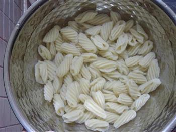 酱肉笋芦炒螺旋面怎么做，酱肉笋芦炒螺旋面怎么做好吃，酱肉笋芦炒螺旋面做法