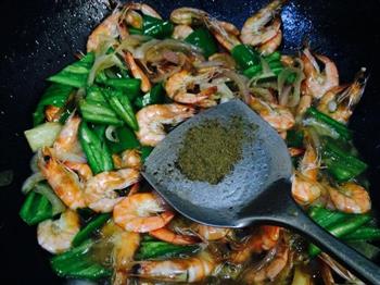 孜然炒虾怎么做，孜然炒虾怎么做好吃，孜然炒虾做法