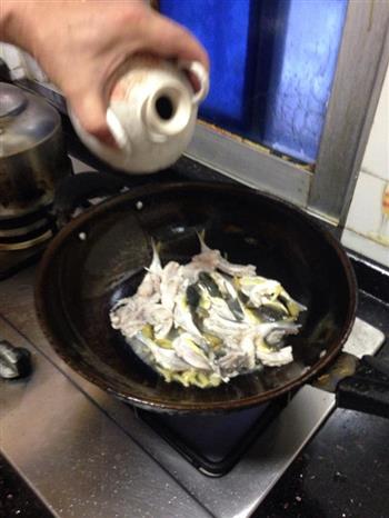 黄豆酱焖河豚怎么做，黄豆酱焖河豚怎么做好吃，黄豆酱焖河豚做法