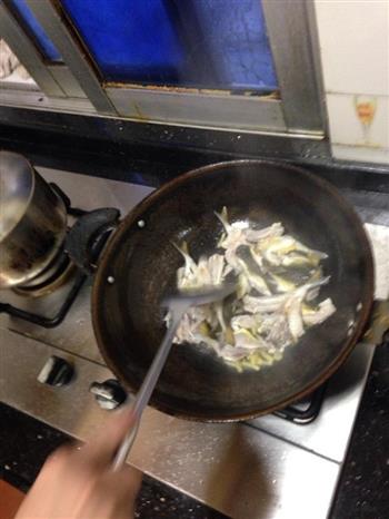 黄豆酱焖河豚怎么做，黄豆酱焖河豚怎么做好吃，黄豆酱焖河豚做法