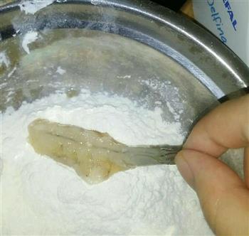炸凤尾虾怎么做，炸凤尾虾怎么做好吃，炸凤尾虾做法