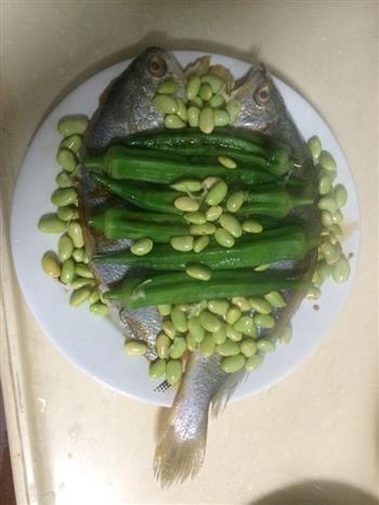 秋葵毛豆蒸黄鱼鲞怎么做，秋葵毛豆蒸黄鱼鲞怎么做好吃，秋葵毛豆蒸黄鱼鲞做法
