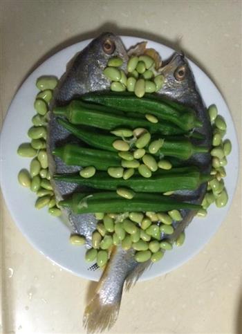 秋葵毛豆蒸黄鱼鲞怎么做，秋葵毛豆蒸黄鱼鲞怎么做好吃，秋葵毛豆蒸黄鱼鲞做法