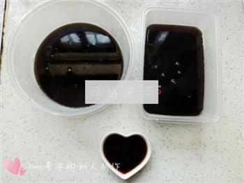 蜜汁黑凉粉怎么做，蜜汁黑凉粉怎么做好吃，蜜汁黑凉粉做法