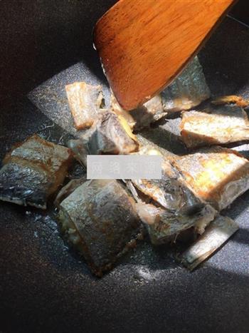 香煎带鱼怎么做，香煎带鱼怎么做好吃，香煎带鱼做法