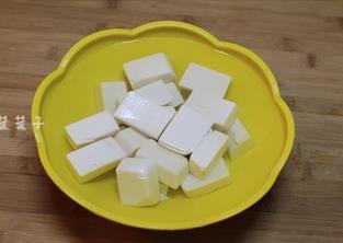 火锅冻豆腐怎么做，火锅冻豆腐怎么做好吃，火锅冻豆腐做法