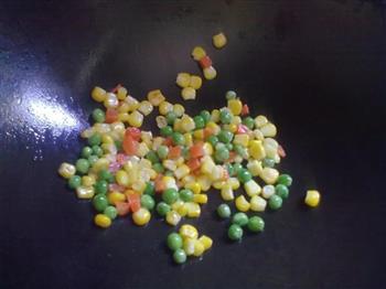 鲜虾火腿培根披萨怎么做，鲜虾火腿培根披萨怎么做好吃，鲜虾火腿培根披萨做法