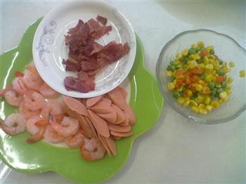 鲜虾火腿培根披萨怎么做，鲜虾火腿培根披萨怎么做好吃，鲜虾火腿培根披萨做法