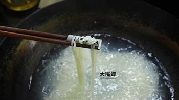 正宗柳州螺蛳粉怎么做，正宗柳州螺蛳粉怎么做好吃，正宗柳州螺蛳粉做法