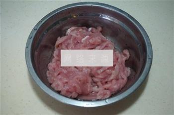肉丝包菜炒米粉怎么做，肉丝包菜炒米粉怎么做好吃，肉丝包菜炒米粉做法