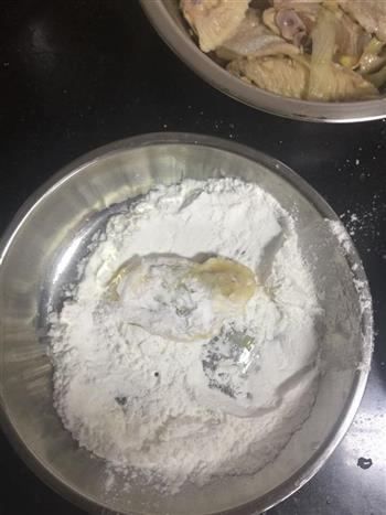 蒜香炸鸡翅怎么做，蒜香炸鸡翅怎么做好吃，蒜香炸鸡翅做法