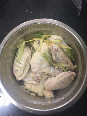 蒜香炸鸡翅怎么做，蒜香炸鸡翅怎么做好吃，蒜香炸鸡翅做法