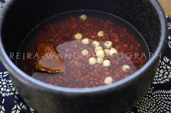 莲子红豆沙怎么做，莲子红豆沙怎么做好吃，莲子红豆沙做法