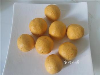 南瓜芝麻饼怎么做，南瓜芝麻饼怎么做好吃，南瓜芝麻饼做法