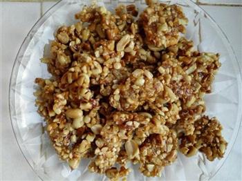 花生酥糖怎么做，花生酥糖怎么做好吃，花生酥糖做法