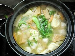 砂锅炖鱼丸怎么做，砂锅炖鱼丸怎么做好吃，砂锅炖鱼丸做法