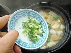 砂锅炖鱼丸怎么做，砂锅炖鱼丸怎么做好吃，砂锅炖鱼丸做法