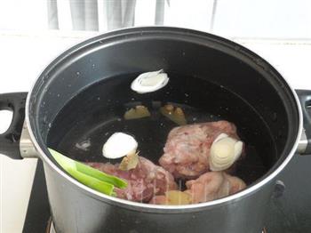 肉滑奶汤火锅怎么做，肉滑奶汤火锅怎么做好吃，肉滑奶汤火锅做法