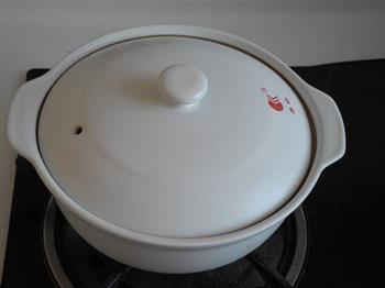 酸菜白肉火锅怎么做，酸菜白肉火锅怎么做好吃，酸菜白肉火锅做法