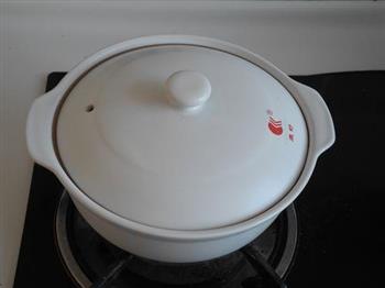 酸菜白肉火锅怎么做，酸菜白肉火锅怎么做好吃，酸菜白肉火锅做法