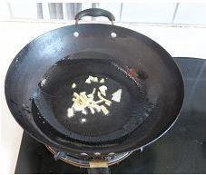 酸菜白肉火锅怎么做，酸菜白肉火锅怎么做好吃，酸菜白肉火锅做法