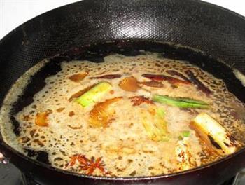 鱼头泡饼火锅怎么做，鱼头泡饼火锅怎么做好吃，鱼头泡饼火锅做法