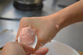 生汆丸子串串锅怎么做，生汆丸子串串锅怎么做好吃，生汆丸子串串锅做法