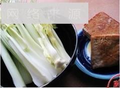 西芹炒豆干怎么做，西芹炒豆干怎么做好吃，西芹炒豆干做法