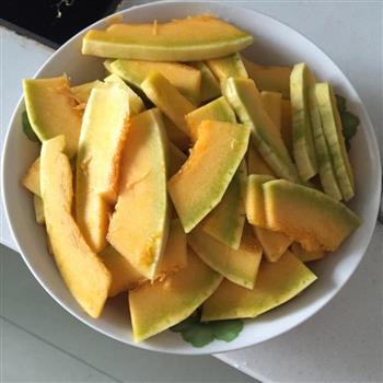 炼乳夹心南瓜饼怎么做，炼乳夹心南瓜饼怎么做好吃，炼乳夹心南瓜饼做法