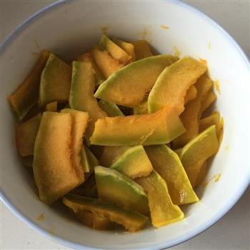 炼乳夹心南瓜饼怎么做，炼乳夹心南瓜饼怎么做好吃，炼乳夹心南瓜饼做法