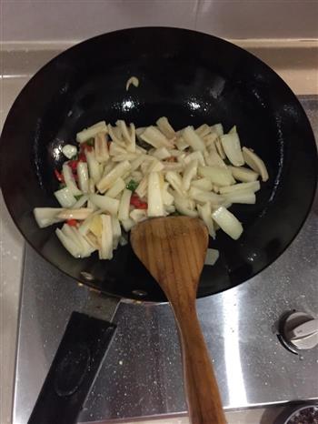 香脆麻辣藕条怎么做，香脆麻辣藕条怎么做好吃，香脆麻辣藕条做法