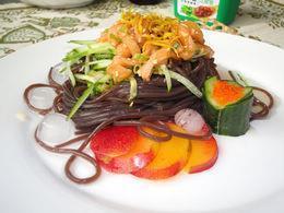 青瓜蕨粉三文鱼怎么做，青瓜蕨粉三文鱼怎么做好吃，青瓜蕨粉三文鱼做法