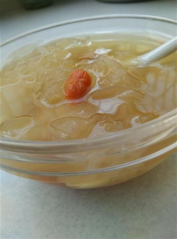 银耳莲子羹怎么做，银耳莲子羹怎么做好吃，银耳莲子羹做法