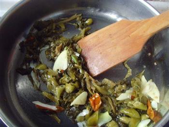 酸菜柠檬鸡火锅怎么做，酸菜柠檬鸡火锅怎么做好吃，酸菜柠檬鸡火锅做法