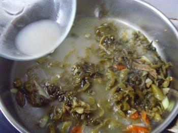 酸菜柠檬鸡火锅怎么做，酸菜柠檬鸡火锅怎么做好吃，酸菜柠檬鸡火锅做法