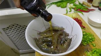 麻辣开背大虾-麻辣爸爸登场怎么做，麻辣开背大虾-麻辣爸爸登场怎么做好吃，麻辣开背大虾-麻辣爸爸登场做法