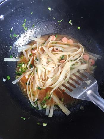 炒冷面怎么做，炒冷面怎么做好吃，炒冷面做法