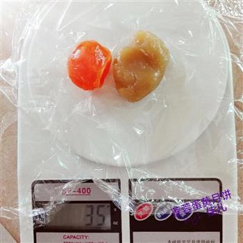 广式莲蓉蛋黄月饼怎么做，广式莲蓉蛋黄月饼怎么做好吃，广式莲蓉蛋黄月饼做法