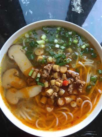 鸡汤臊子米粉怎么做，鸡汤臊子米粉怎么做好吃，鸡汤臊子米粉做法