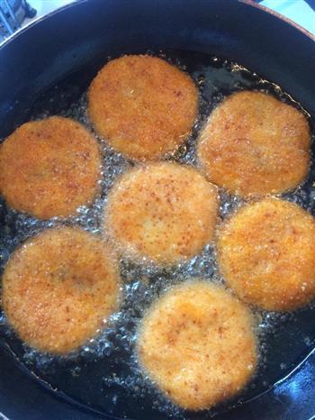 金黄南瓜饼怎么做，金黄南瓜饼怎么做好吃，金黄南瓜饼做法