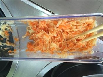 胡萝卜土豆饼怎么做，胡萝卜土豆饼怎么做好吃，胡萝卜土豆饼做法