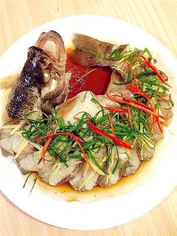夏日餐桌-清蒸开屏鲈鱼怎么做，夏日餐桌-清蒸开屏鲈鱼怎么做好吃，夏日餐桌-清蒸开屏鲈鱼做法